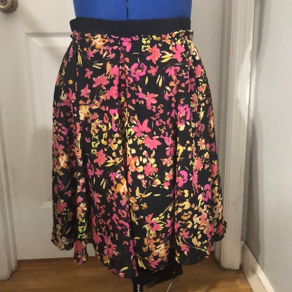Flower Print Skirt - Picture 1 of 4